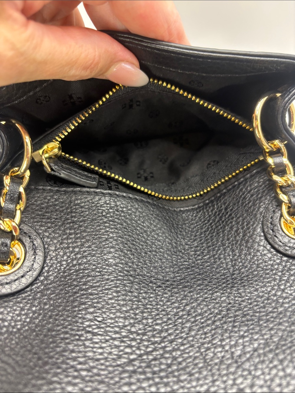 Tory Burch Black Pebbled Leather Whipstitch Chain Crossbody with Gold Hardware - Picture 12 of 14